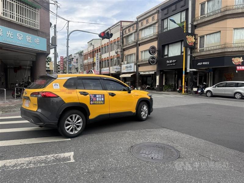 營業用車輛下期使用牌照稅10月1日開徵，根據政府統計，今年全台開徵約29.7萬輛，稅額近新台幣12.5億元，而計程車免徵車輛9萬3350輛，減免稅額5億670萬元。（中央社檔案照片）