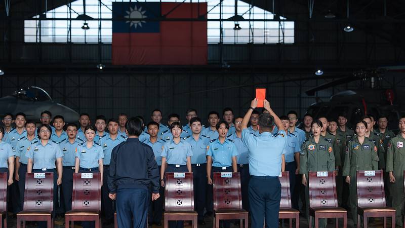 總統秋節勗勉「空軍第四聯隊」