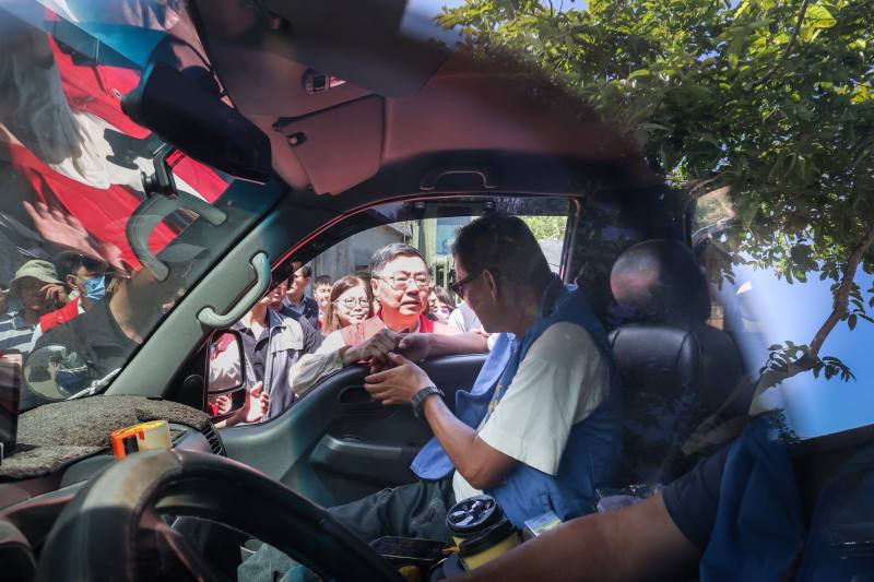 卓院長也關心物資集結處所各項救援物資配送情形