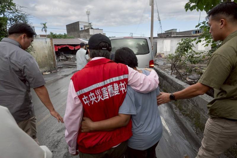 副總統赴花蓮勘災