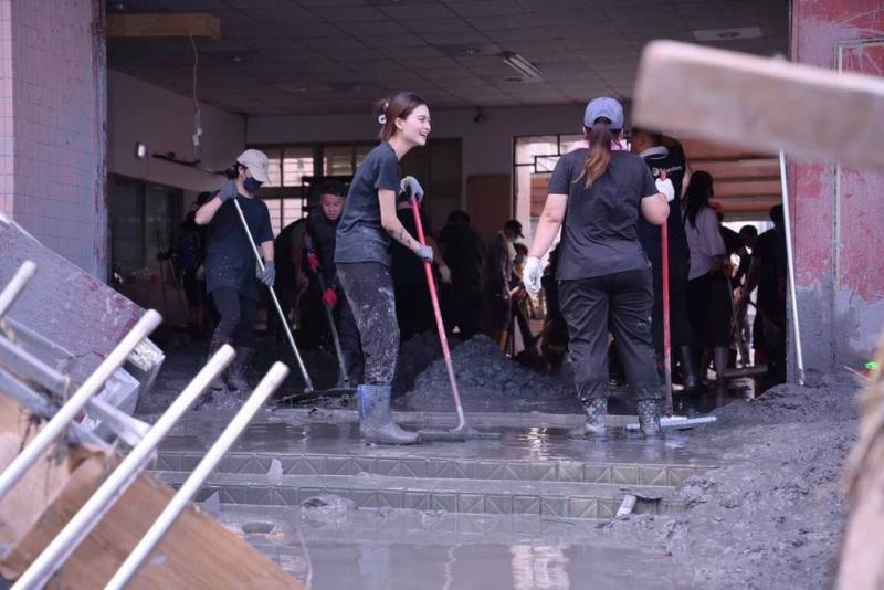 花蓮馬太鞍溪堰塞湖溢流釀災，縣府公布災後復原志工招募表單，填報日期為9月28日至10月2日，或可撥打志工媒合專線0975-769035，專線提供24小時服務。（花蓮縣政府提供）　