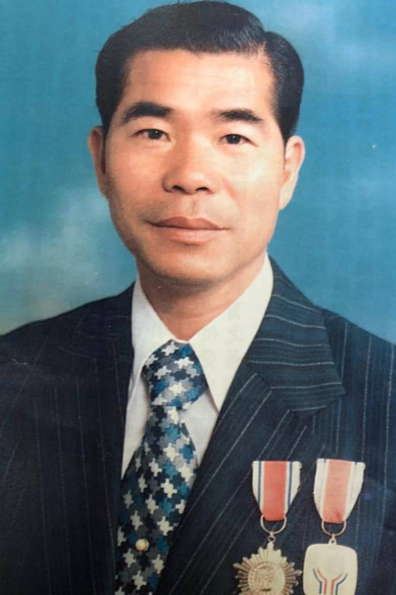 楊俊毓教授的父親楊連益，生前曾榮獲臺灣省特殊優良教師及全國十大輔導楷模