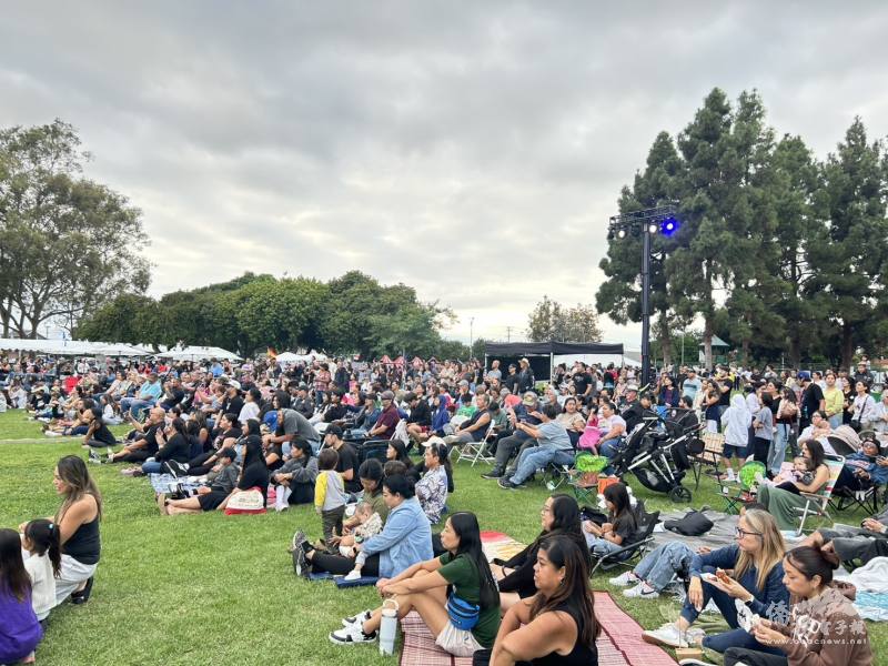 布埃納公園社區民眾踴躍參加文化節活動，體驗各族裔之文化特色