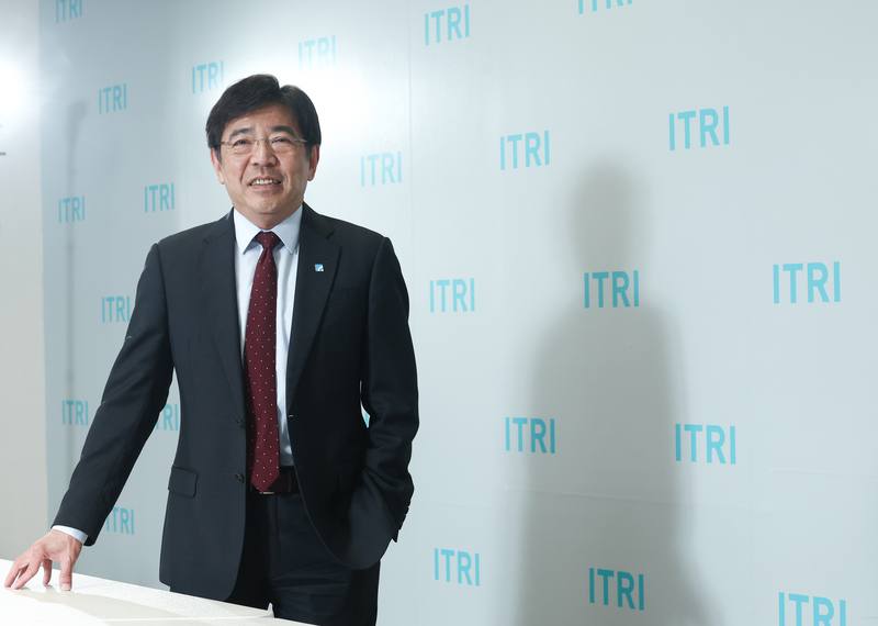 工研院院長劉文雄接受中央社專訪說，未來將會秉持草根運動的精神，持續努力吸引更多年輕人投入電力能源領域，同時推廣正確能源觀念。