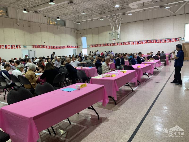 多倫多臺灣客家同鄉會鄉親共聚溫馨佳節，享用客家美食