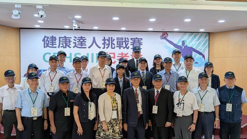 國內8成青壯年人無規律運動習慣，為促進民眾養成習慣，台灣健康運動聯盟30日宣布將舉辦第3期健康達人挑戰賽，鼓勵上班族達到每天走7000步目標。