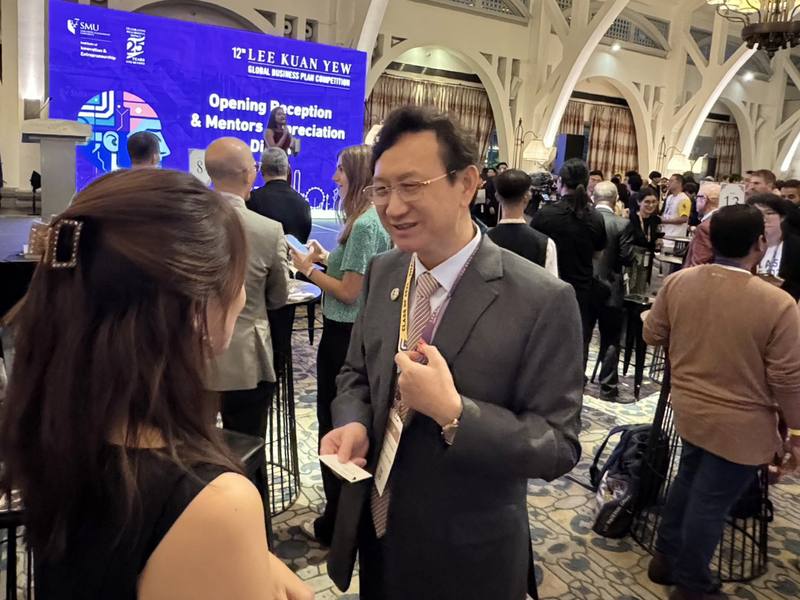 「第12屆李光耀全球創新創業大賽」在新加坡登場，駐新加坡代表童振源出席活動。