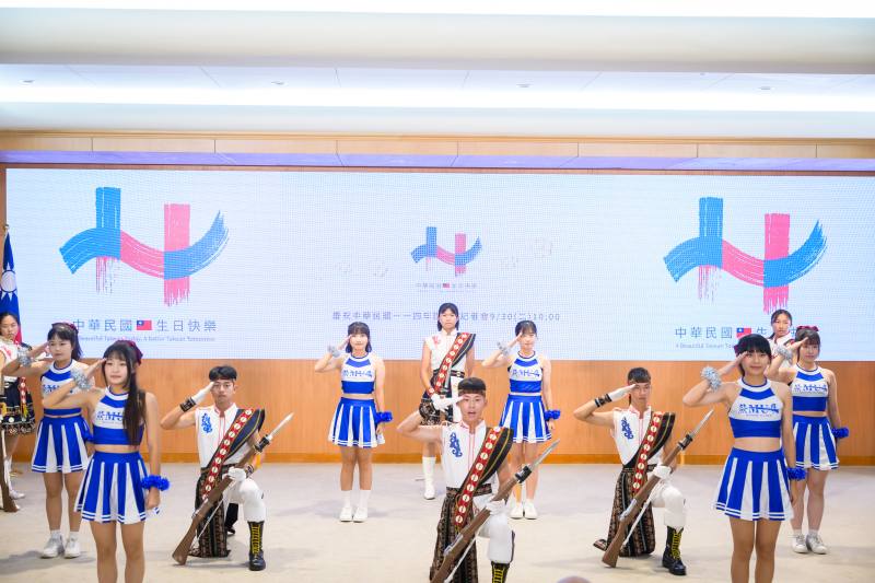 美和科技大學雄鷹儀隊精彩開場