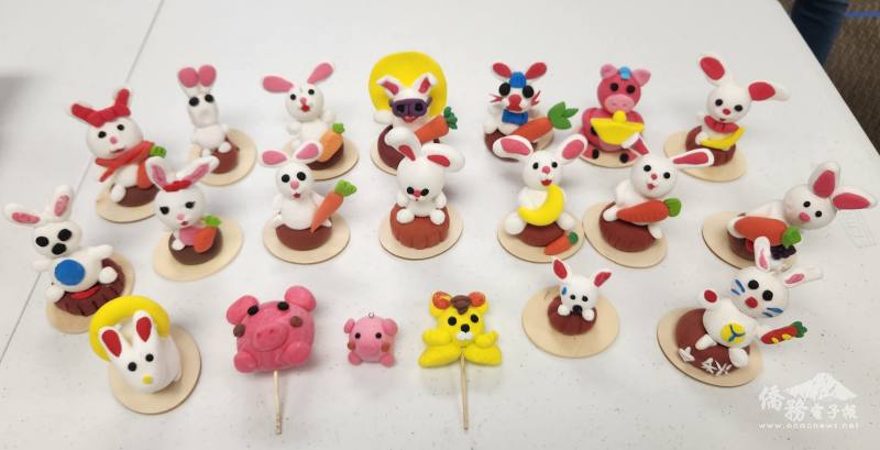 與會老師們的玉兔捏麵人作品