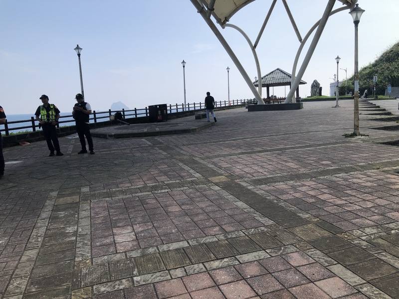 基隆市外木山濱海風景區「汫水澳大頂棚至04號公廁」間，中秋節3天連假4日至6日，從上午10時至晚間10時，開放指定區域提供民眾合法烤肉。圖為大頂棚區域