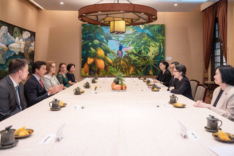 蕭美琴副總統1日上午接見「美國農業部貿易及對外農業事務次長林德柏格（Luke Lindberg）乙行」