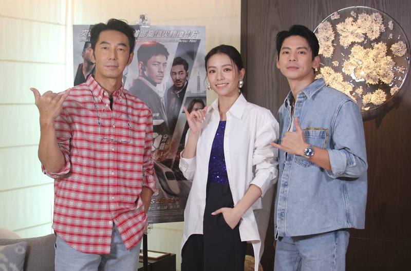 電影「96分鐘」演員林柏宏（右1）、宋芸樺（中）、李李仁（左1）到訪新加坡，1日下午接受中央社專訪