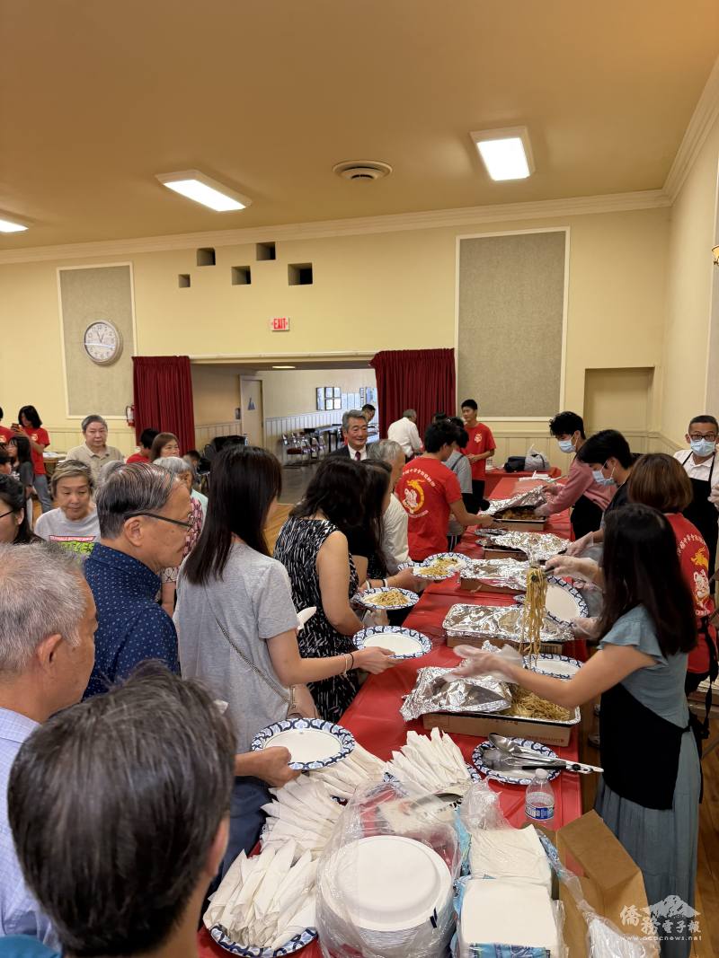 活動後僑胞共享美食