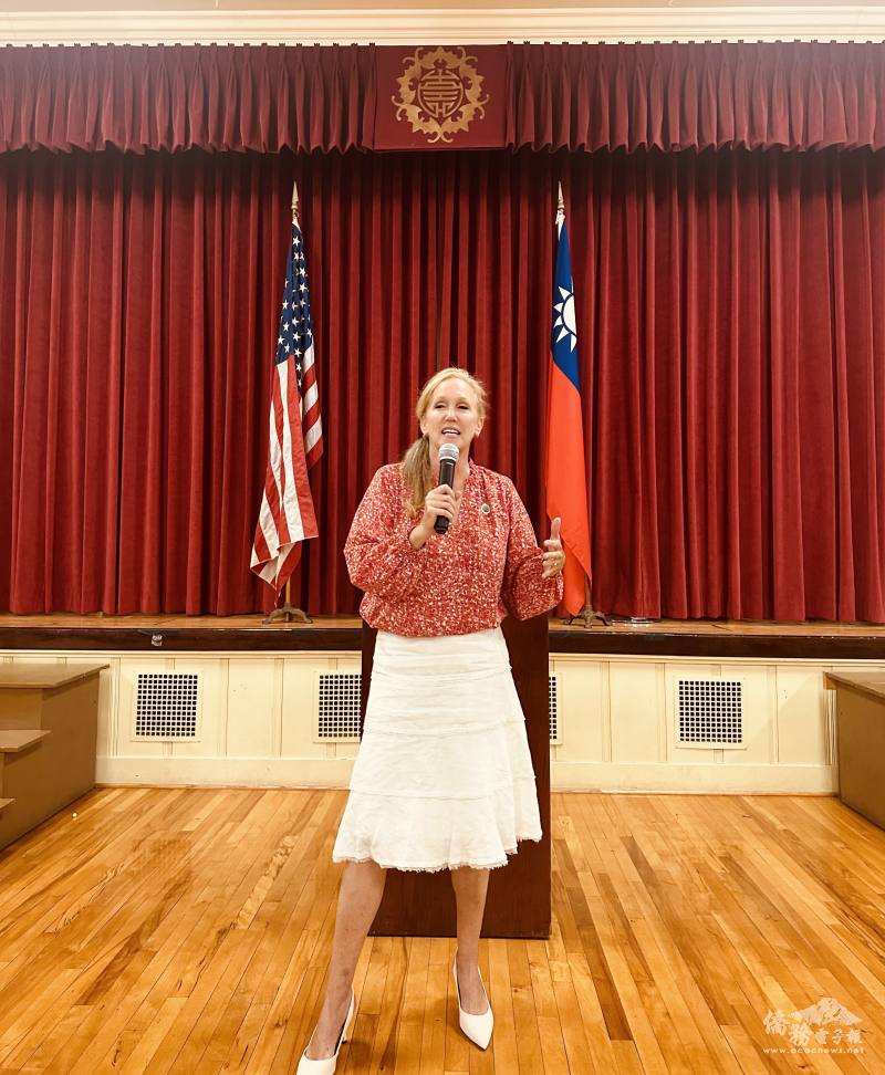 市作頓市長Christina Fugazi致詞