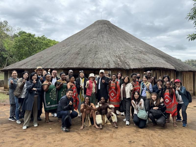 觀光踩線團參訪Mantenga傳統文化村