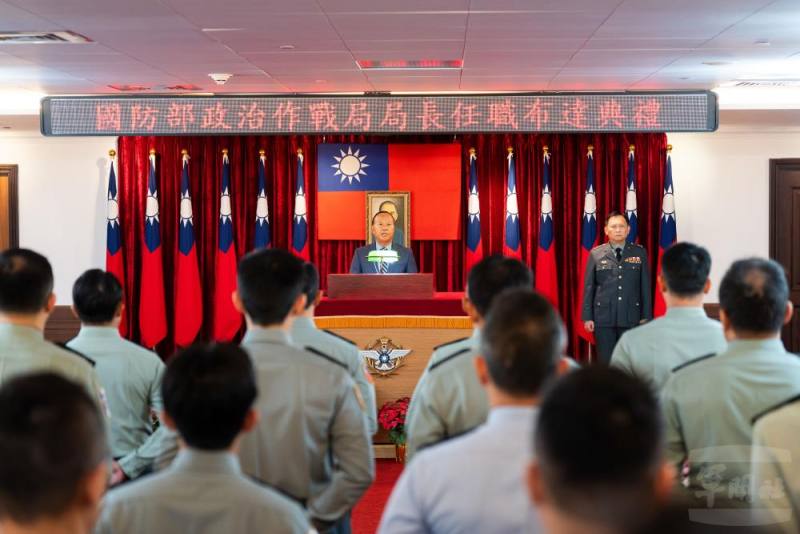 副部長柏鴻輝主持政戰局長史順文中將任職布達典禮。（軍聞社記者呂尚俞攝）