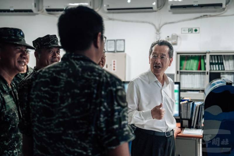 顧部長肯定外島官兵戍守前線辛勞