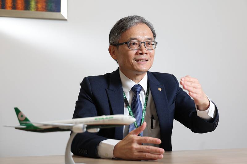 長榮航空永續長劉嘉文表示，從甘蔗渣吸管、鯊魚皮仿生薄膜技術到規劃SAF航班，長榮航以創新融入永續，「ESG已不是加分題，是必修課程」