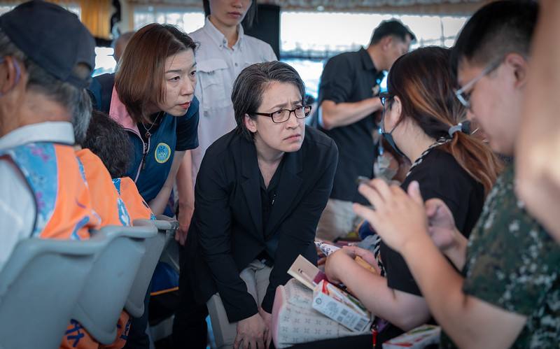 因應樺加沙颱風造成花蓮地區重大災情，蕭美琴副總統2日第三度前往花蓮，除關心罹難者家屬並頒發慰問金