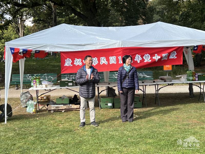 陳清峰(左)、朱麗玲(右)分別致詞