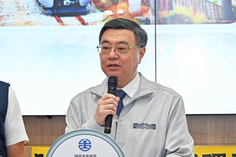 行政院長卓榮泰視察114年中秋節連假鐵公路疏運辦理情形