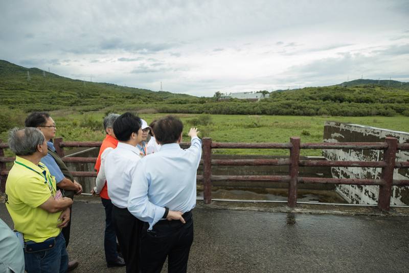 總統視察恆春東門溪滯洪池