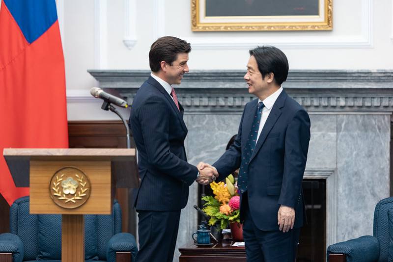 President Lai Ching-te shakes hands with Luke Lindberg, under secretary for Trade and Foreign Agricultural Affairs at the United States Department of Agriculture.