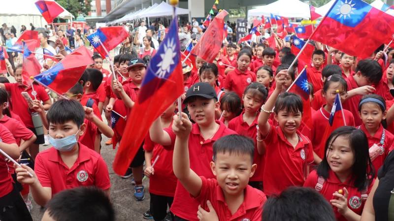 臺北學校全體師生與各僑團的努力，讓活動處處展現臺灣精神與文化特色