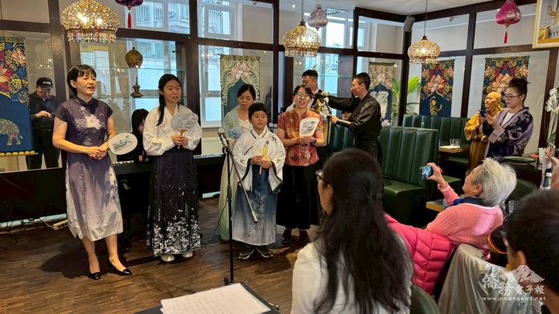 詩詞朗誦蘇東坡《水調歌頭》，抑揚頓挫，詩意盎然，烘托節日氛圍；與會者沉浸詩詞之美，文化與情感共鳴交織