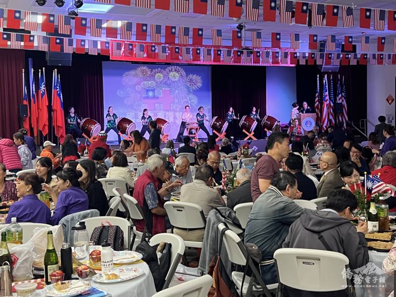 晚會吸引超過400位僑界領袖與主流政商貴賓共襄盛舉。