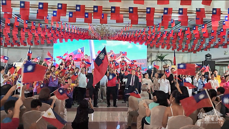 納卯地區舉辦114年雙十國慶晚會旗海飄揚人聲歡騰