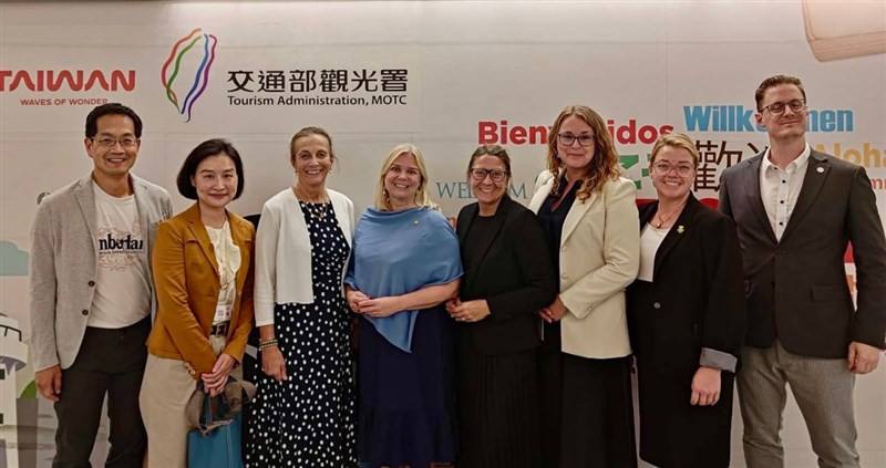 Swedish parliamentarians pose for a photo during their visit to Taiwan. Photo courtesy of MOFA