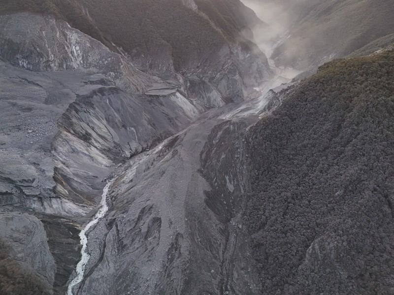 A drone snaps an aerial shot of the area around Hualien County's Matai'an Creek barrier lake following the effects of Typhoon Ragasa. Photo courtesy of the Hualien branch of Taiwan's Forestry and Nature Conservation Agency