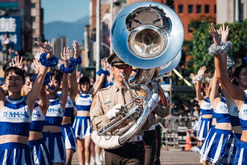 美和科技大學熊鷹儀隊結合海軍陸戰隊樂隊共同演出
