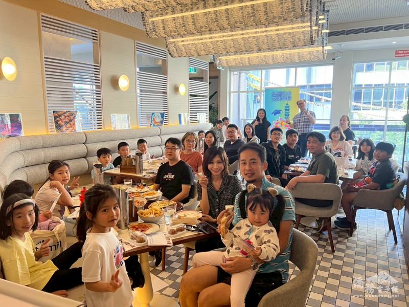 澳洲東方文化學校中秋餐敘合影