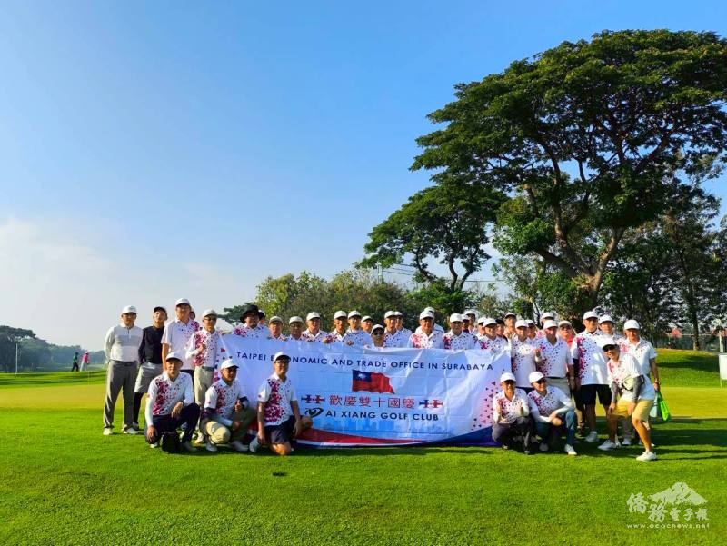 國慶杯高爾夫球賽參賽選手合影