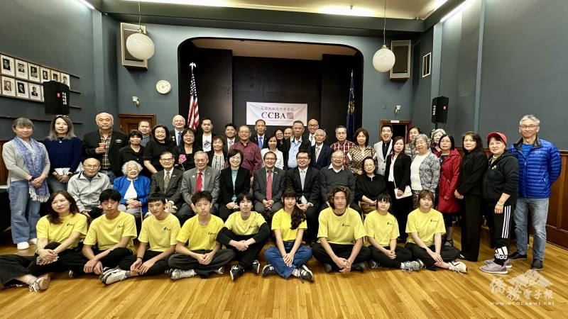 會後與榮譽職人員們及傳統堂所代表合影