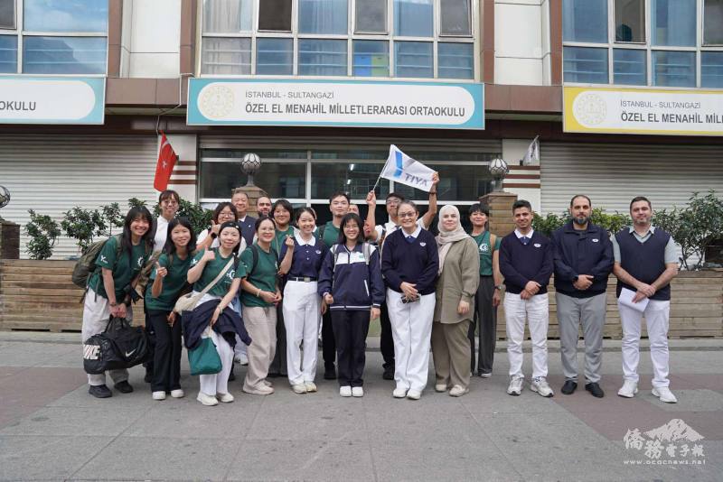 滿納海華語線上學伴團抵達滿納海學校