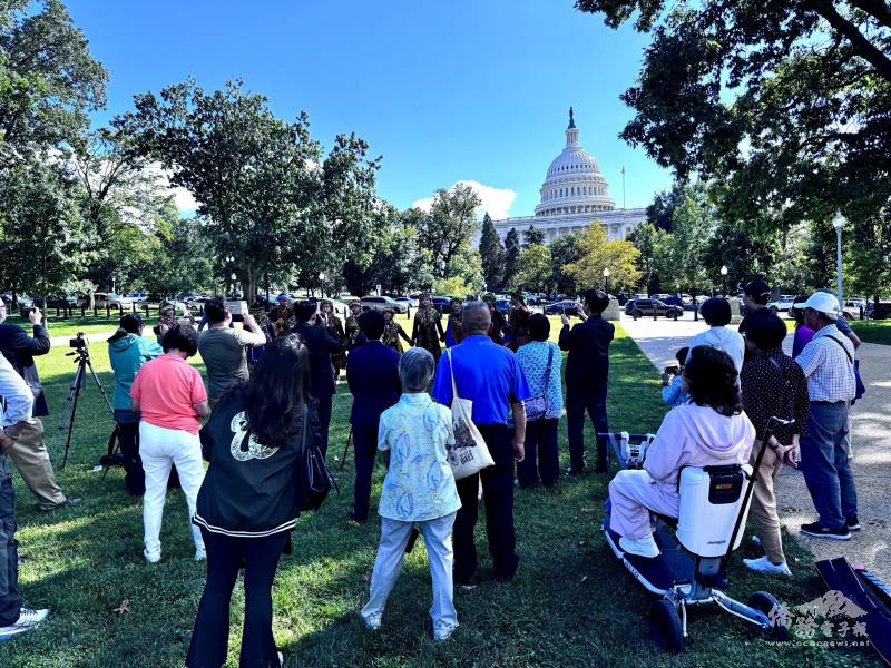 許多僑胞表示，能在美國首都聽見熟悉的原住民歌聲，倍感親切與驕傲