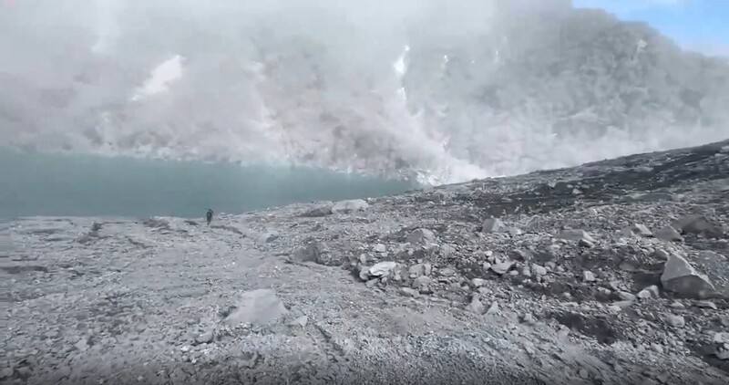 林業保育署花蓮分署9月30日出動由資深森林護管員、中華民國山難救助協會東區搜救委員會、登山協作等組成的探勘隊伍，步行上山至馬太鞍溪堰塞湖探勘路線，確認可通行路徑。（林保署花蓮分署提供）