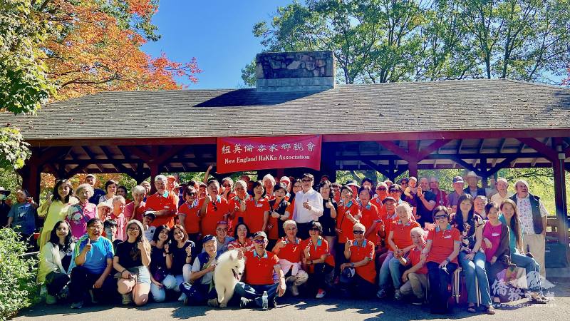 紐英倫客家鄉親會在布魯克蘭鎮慶中秋