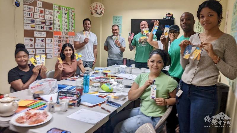 TCML學生製作中秋節書籤義賣