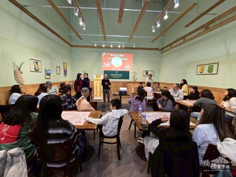 溫哥華聯合中文學校校長賴飛鍾感謝教師們在語文教育的同時，積極將臺灣的民俗文化融入教學