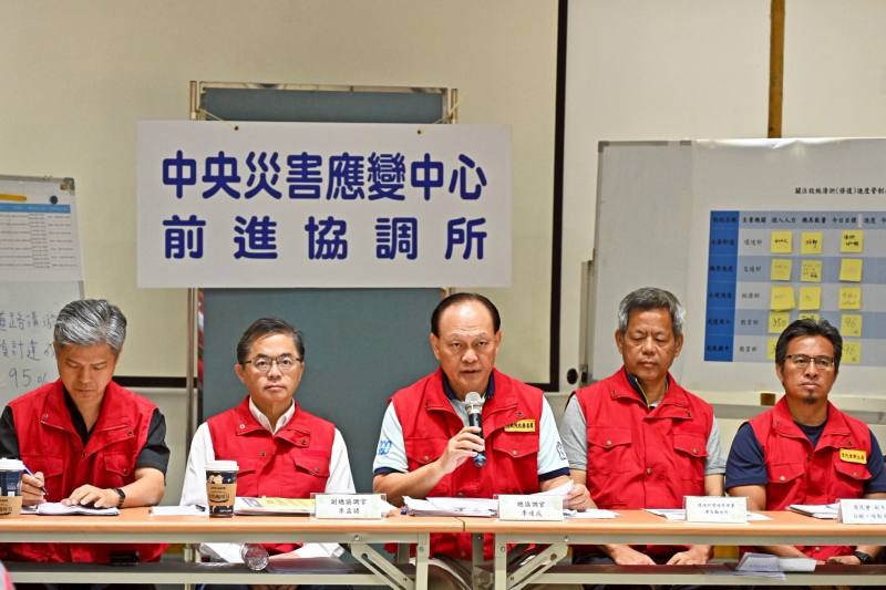 中央災害應變中心前進協調所7日召開第26次工作會報後記者會，由總協調官行政院季連成政務委員說明光復鄉災後復原最新進度