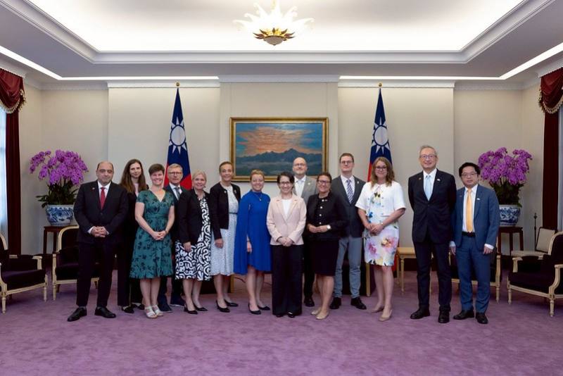 副總統與「台瑞典國會議員協會」跨黨派訪問團合影
