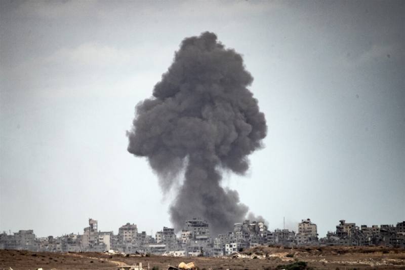 以色列與哈瑪斯同意加薩和平計畫第一階段後，以色列仍持續空襲加薩地區。（安納杜魯新聞社）