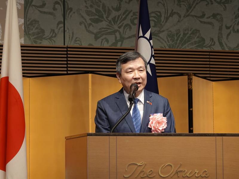 駐日代表處8日在東京舉辦國慶酒會，現場嘉賓雲集，超過千人出席。駐日代表李逸洋致詞時表示，台灣在經濟與科技領域成就卓越，將與日本等民主夥伴共同維護台海和平穩定