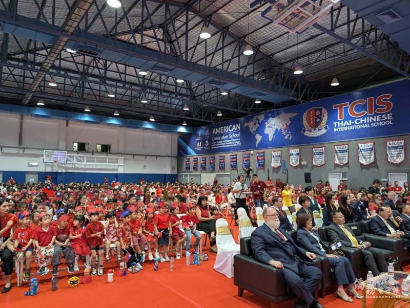 現場師生共賀國慶