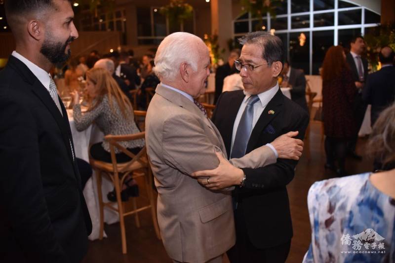 廖志賢代表接待巴西貴賓