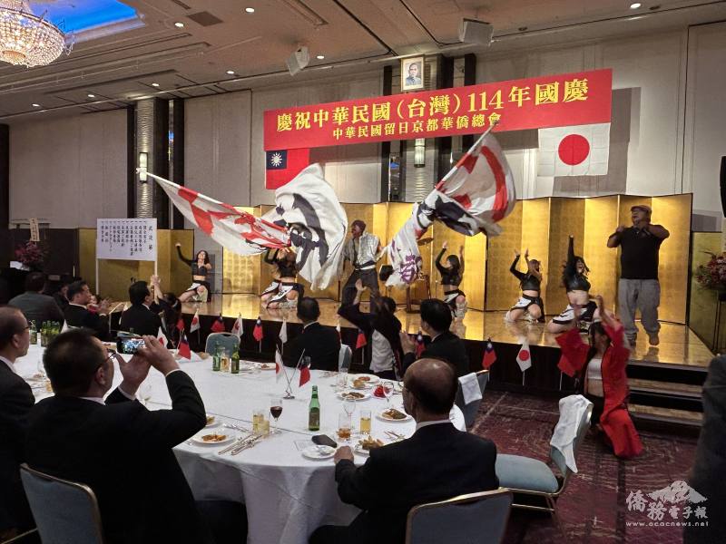 氣勢磅礡的餘興節目